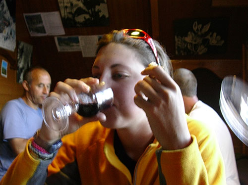 Fanny_boit_du_vin