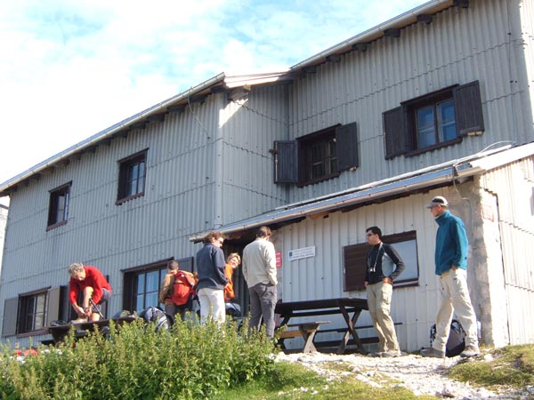 14.REFUGE POGACNIKOV